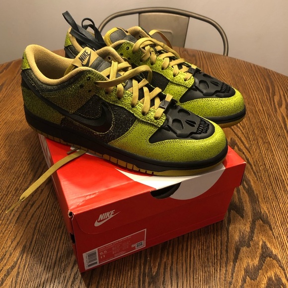 NEW Nike Dunk low retro skulls - Picture 1 of 9